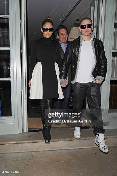 Jennifer Lopez and Casper Smart are seen leaving a hotel on October 23, 2012 in London, United Kingdom.