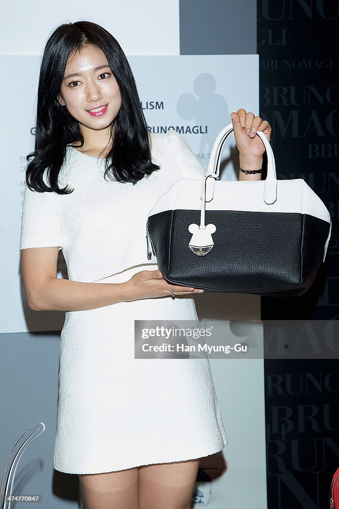 Park Shin-Hye Autograph Session For Bruno Magli