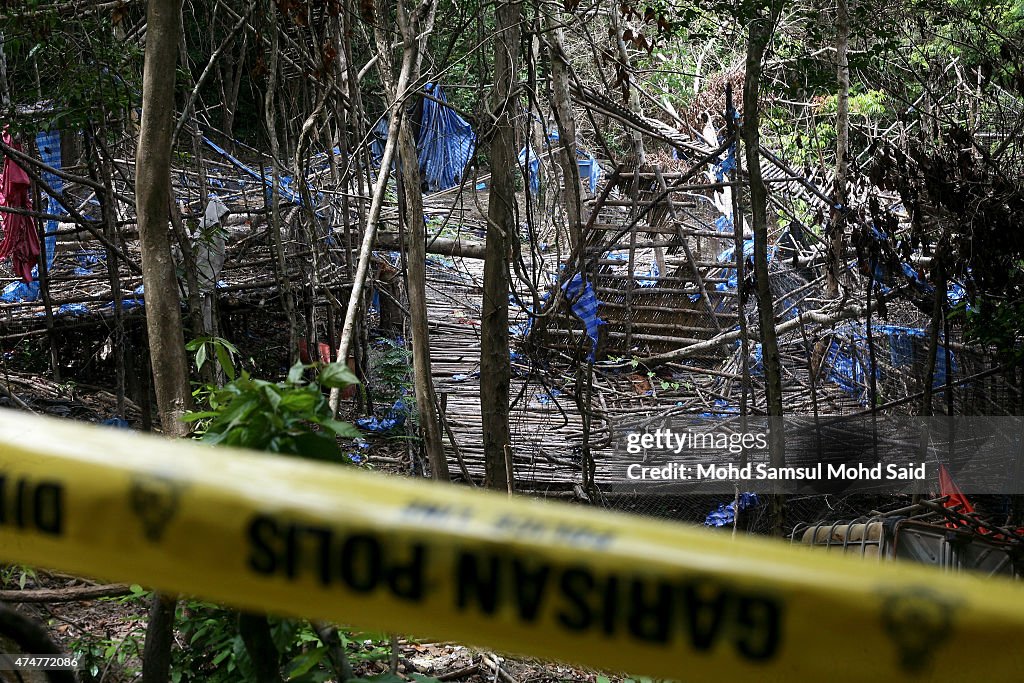 Officials Visit Rohingya Migrant Camp In Malaysia