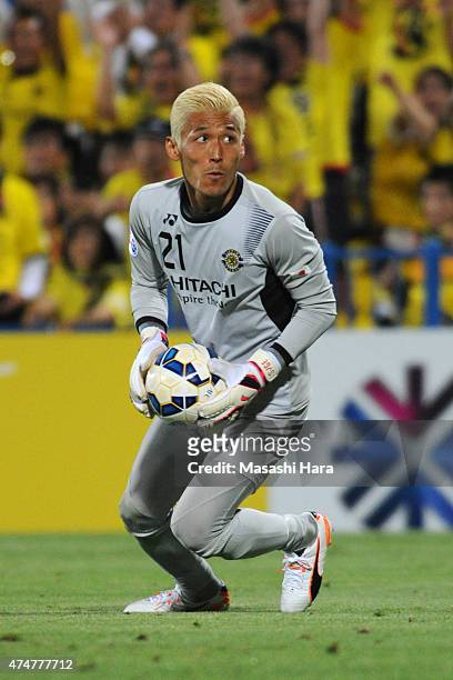 Takanori Sugeno of Kashiwa Reysol in action during the AFC Champions League Round of 16 match between Kashiwa Reysol and Suwon Samsung FC at Hitachi...