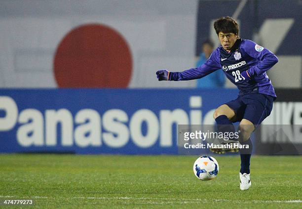 Takuya Marutani of Sanfrecce Hiroshima in action during the AFC Champions League match between Sanfrecce Hiroshima and Beijing Guoan at Hiroshima Big...