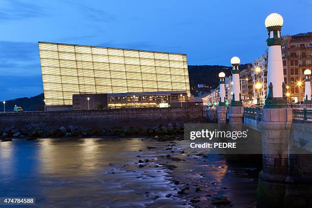 centro de congresso kursaal - spain san sebastian imagens e fotografias de stock