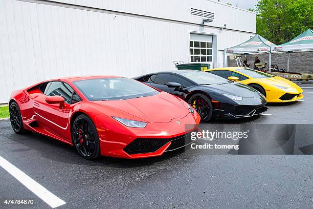 ランボルギーニ huracán 3 - supercar ストックフォトと画像