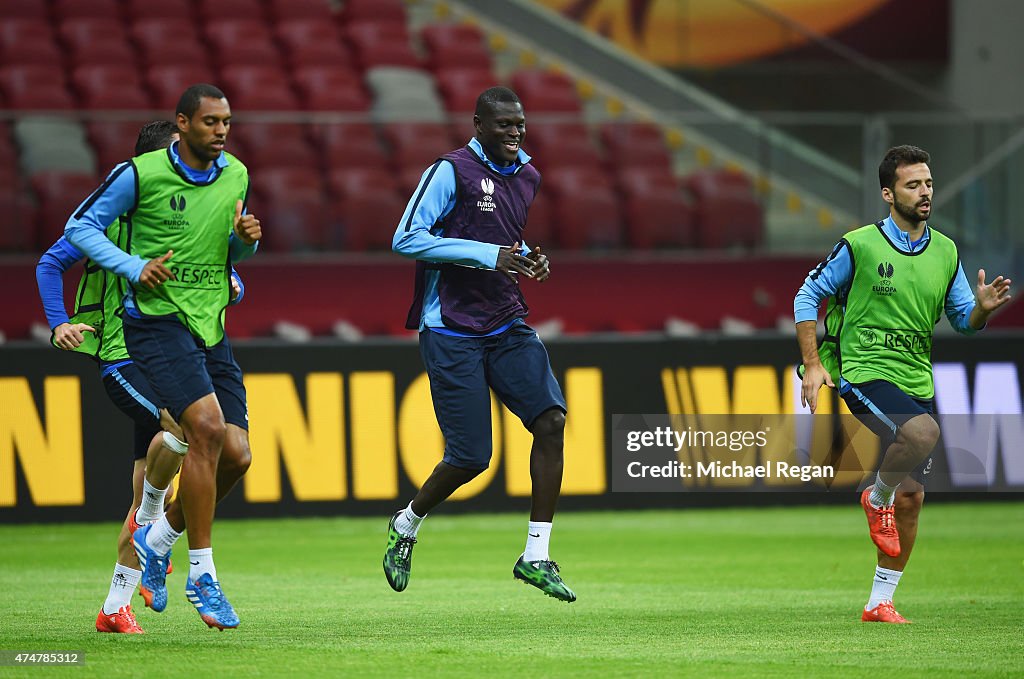 FC Dnipro Dnipropetrovsk Training Session - UEFA Europa League Final