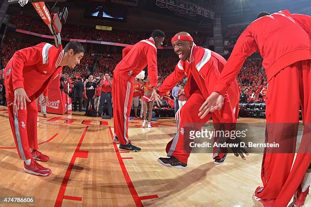 Jason Terry of the Los Angeles Clippers runs out before Game Seven of the Western Conference Semifinals against the Los Angeles Clippers during the...