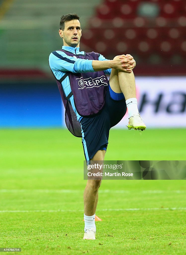 FC Dnipro Dnipropetrovsk Training Session - UEFA Europa League Final