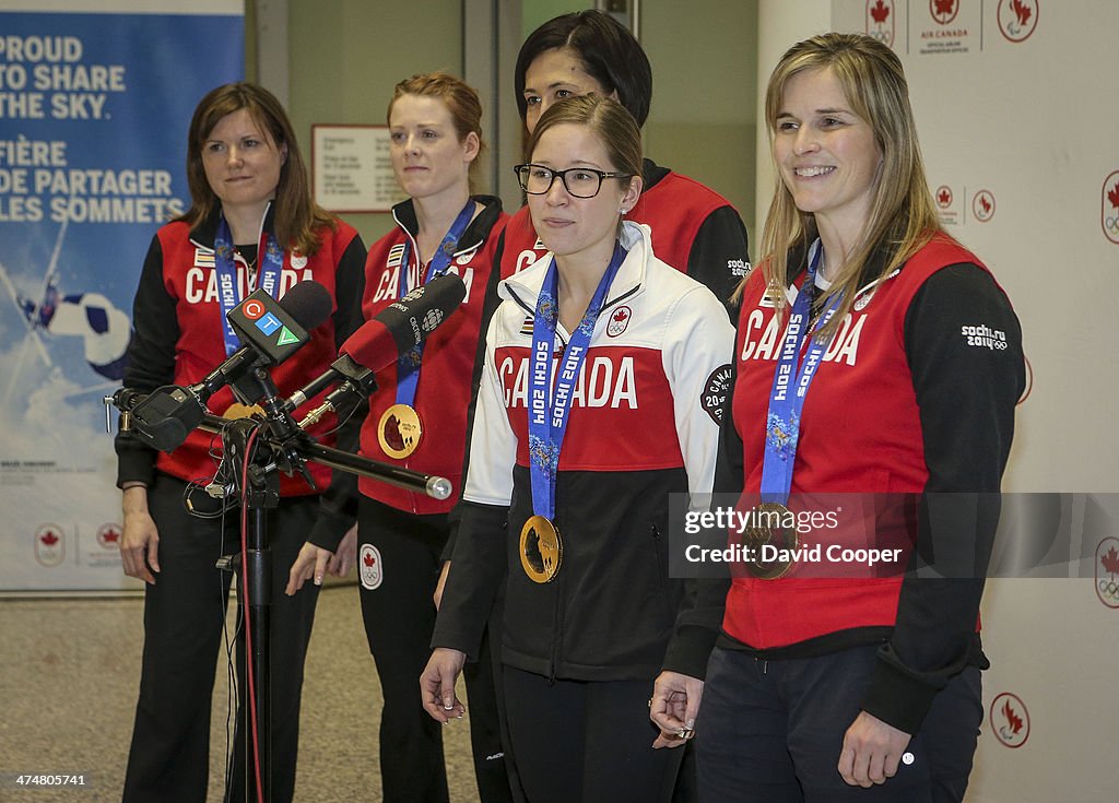 Members of Team Canada Return Home