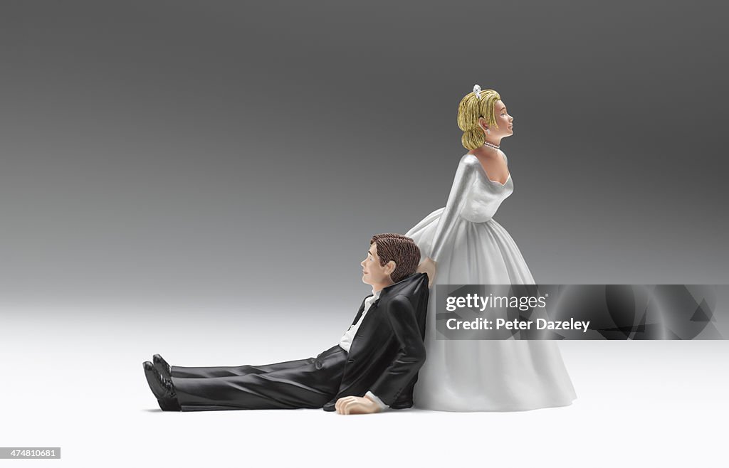Wedding figurines relationship difficulties