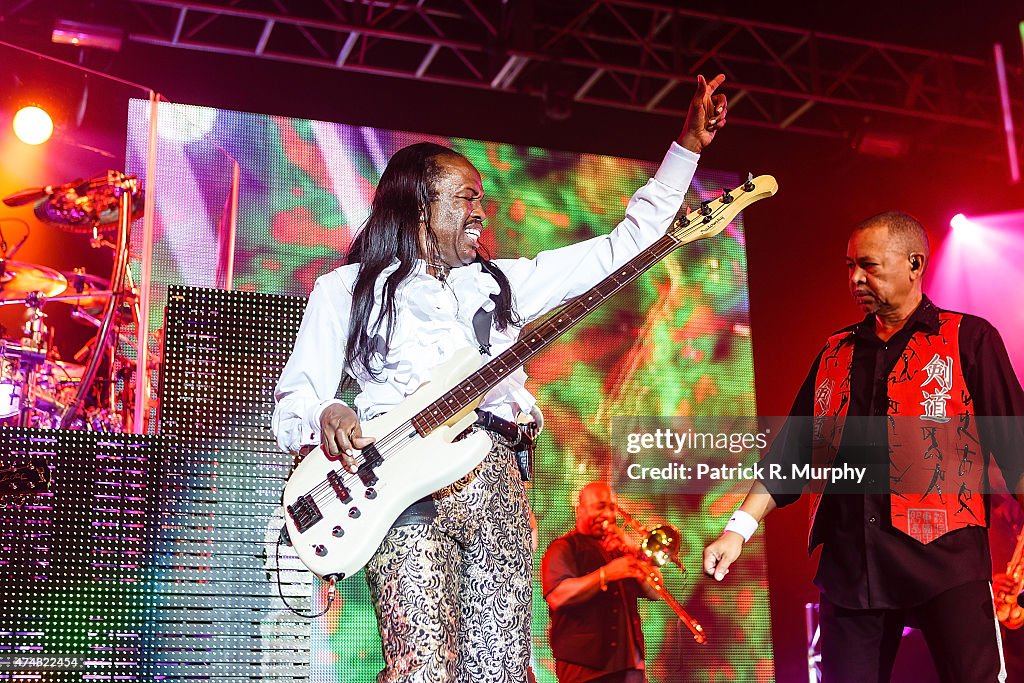 Earth, Wind & Fire In Concert