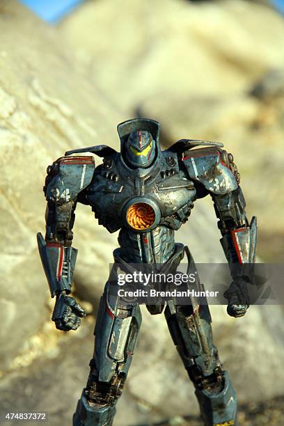 robots and rocks - war machine film stockfoto's en -beelden