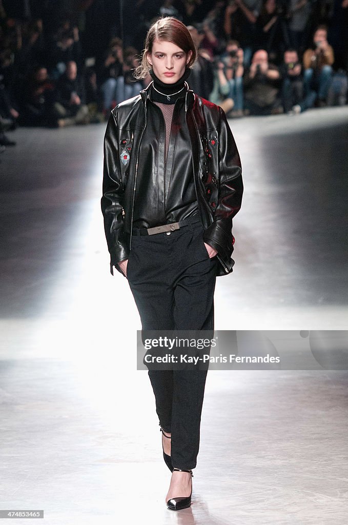 Anthony Vaccarello : Runway - Paris Fashion Week Womenswear Fall/Winter 2014-2015