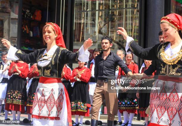 folk dancing in heraklion, greece - traditional dancing stock pictures, royalty-free photos & images