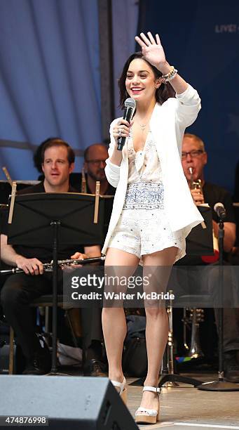Vanessa Hudgens performing at United presents 'Stars in the Alley' in Shubert Alley on May 27, 2015 in New York City.