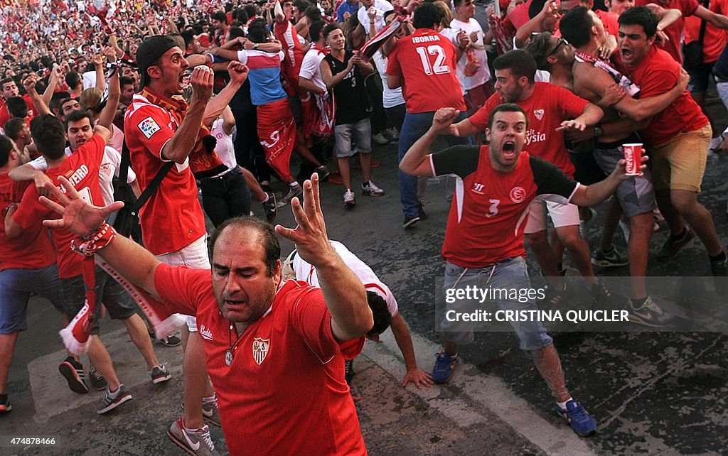 FBL-EUR-C3-SEVILLA-FANS