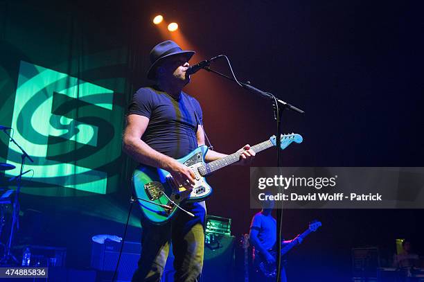 Mark Gardener from Ride performs at L'Olympia on May 27, 2015 in Paris, France.