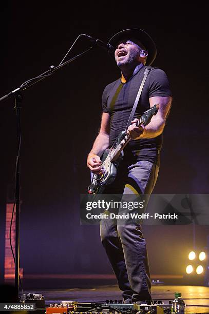 Mark Gardener from Ride performs at L'Olympia on May 27, 2015 in Paris, France.