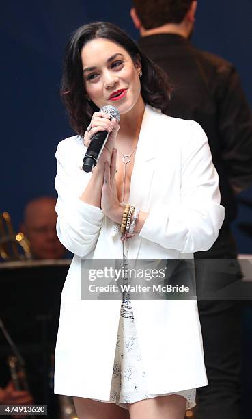 Vanessa Hudgens performs at United presents 'Stars in the Alley' in Shubert Alley on May 27, 2015 in New York City.