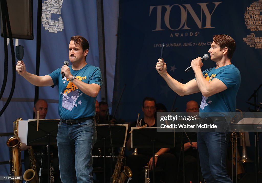 #StarsInTheAlley Outdoor Concert Featuring Darren Criss