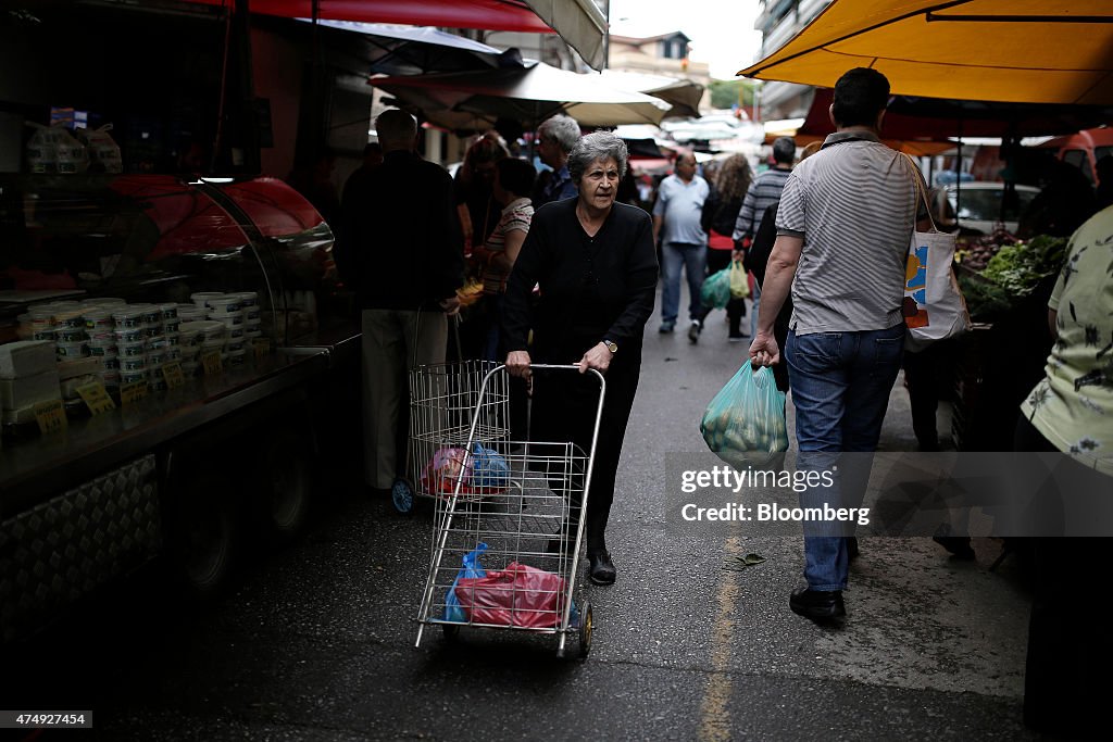 Pensioners And Greek Banks Amid Record Deposit Outflows