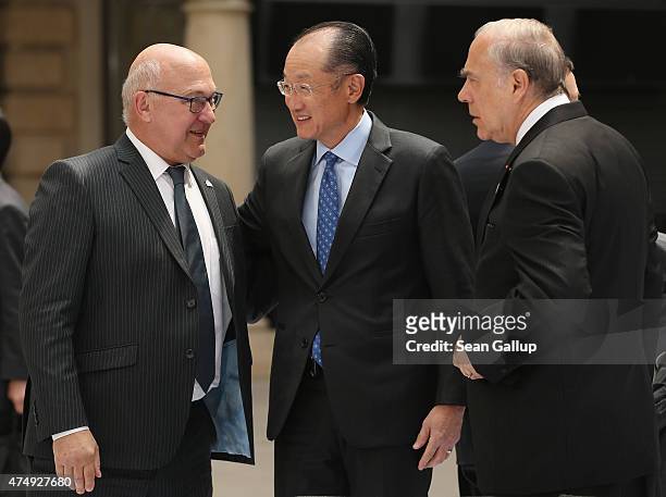 French Minister of Finance and Public Accounts Michel Sapin , President of the World Bank Group Jim Yong Kim and Governor of the Banque de France...