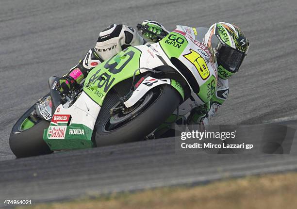 Alvaro Bautista of Spain and Go&Fun Honda Gresini rounds the bend during the MotoGP Tests in Sepang - Day One at Sepang Circuit on February 26, 2014...