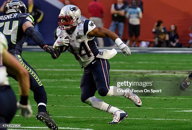 Shane Vereen of the New England Patriots carries the ball against the Seattle Seahawks during Super Bowl XLIX February 1, 2015 at the University of...