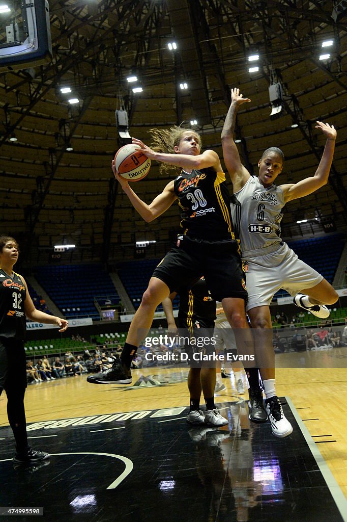 Tulsa Shock v San Antonio Stars