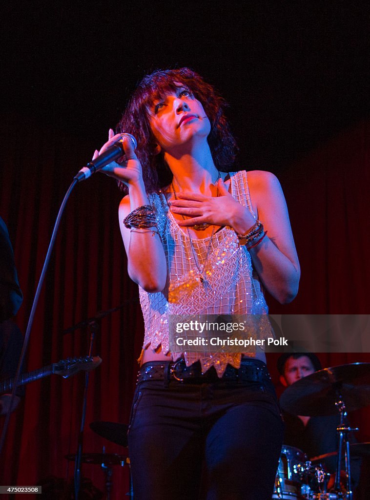 Sister Sparrow & The Dirty Birds Perform At The Hotel Cafe