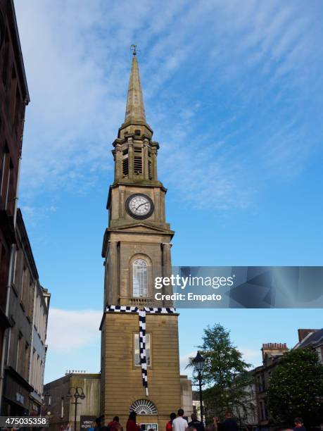 falkirk steeple on cup final week. - steeple stock pictures, royalty-free photos & images