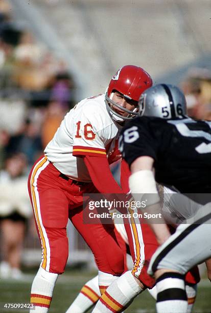 Len Dawson of the Kansas City Chiefs in action against the Oakland Raiders during an NFL Football game December 13, 1969 at the Oakland-Alameda...