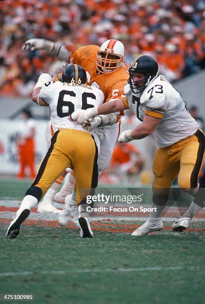Lee Roy Selmon of the Tampa Bay Buccaneers in action against Ted Petersen of the Pittsburgh Steelers during an NFL football game November 9, 1980 at...