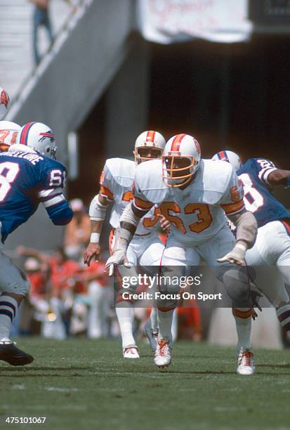 Lee Roy Selmon of the Tampa Bay Buccaneers in action against the Buffalo Bills during an NFL football game September 26, 1976 at Tampa Stadium in...