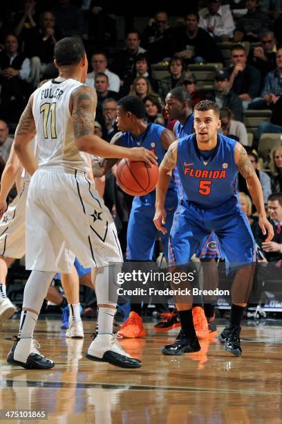 Scottie Wilbekin of the Florida Gators plays against the Vanderbilt Commodores at Memorial Gym on February 25, 2014 in Nashville, Tennessee.