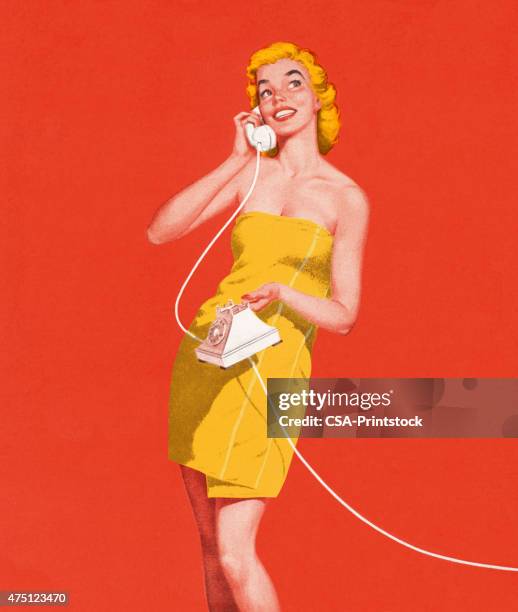 illustrations, cliparts, dessins animés et icônes de femme en serviette sur le téléphone - pin up