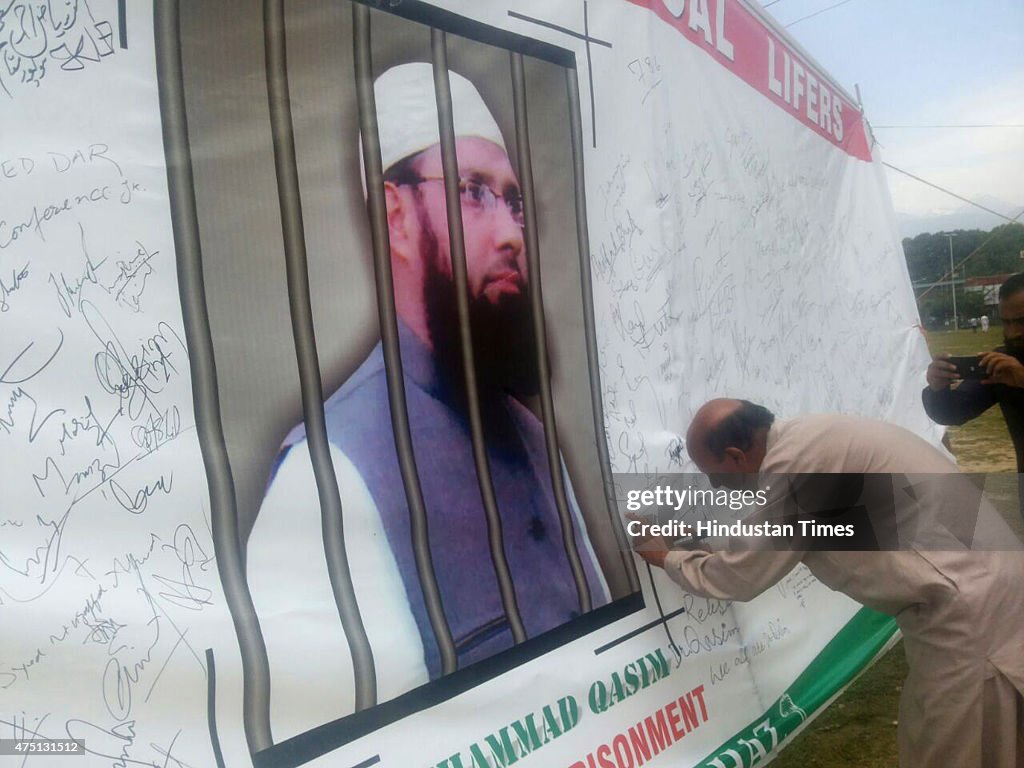 Signature Campaign For Release Of Muhammad Qasim Faktoo