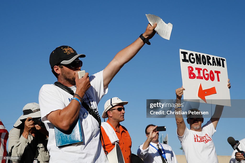 Anti-Muslim Group Holds "Draw Muhammad" Contest Outside Islamic Community Center of Phoenix