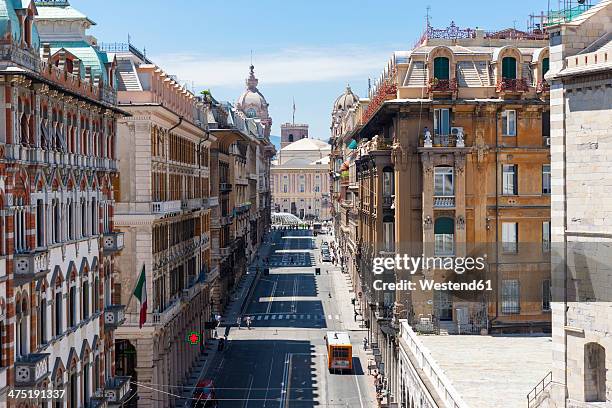 italy, liguria, genoa, mansions at via xx settembre - genovia fotografías e imágenes de stock