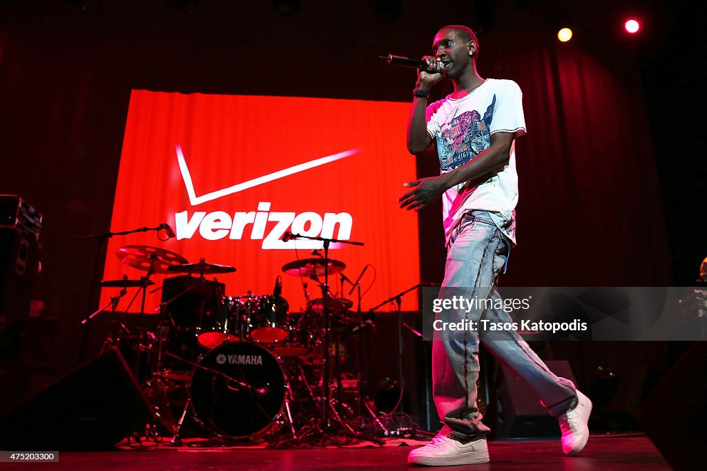 Verizon Brings The Finale Of The "Big Pay Off" To Chicago Celebrating Consumers With A Special Exclusive Performance By Melanie Fiona And Expert Entertainment Panel