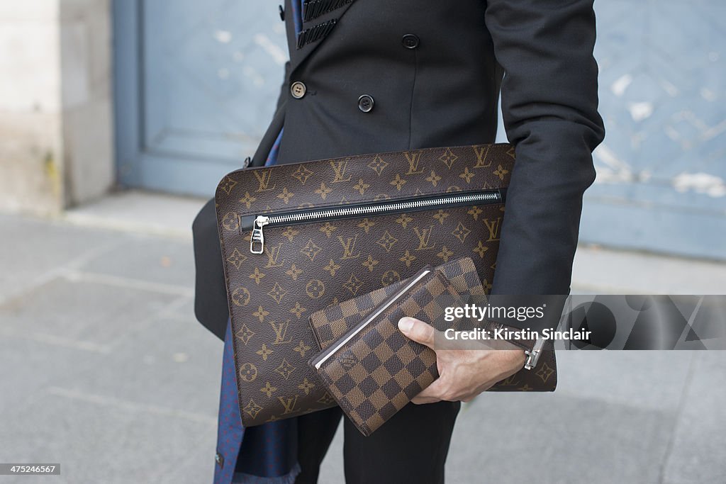 Street Style - Day 2 : Paris Fashion Week - Womenswear Fall/Winter 2014-2015