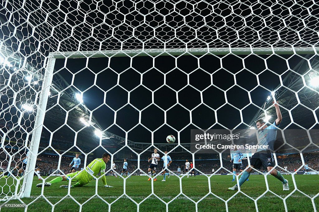 Sydney FC v Tottenham