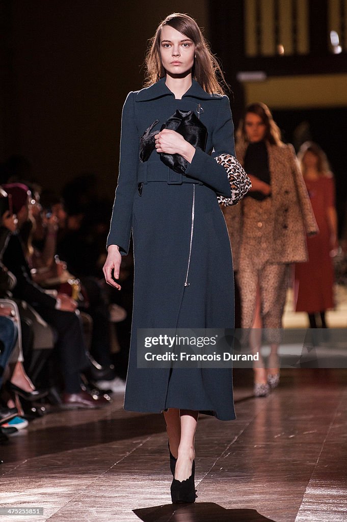 Carven : Runway - Paris Fashion Week Womenswear Fall/Winter 2014-2015
