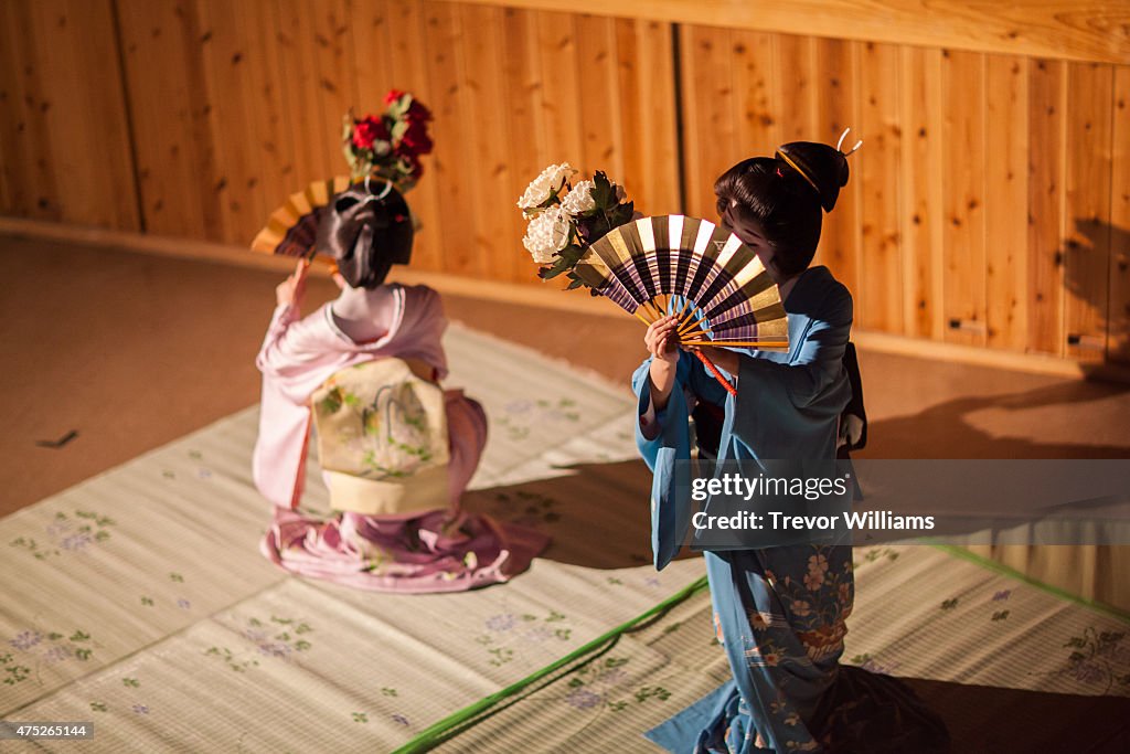 Samurai Film Studio Turns Into Edo Period Bar