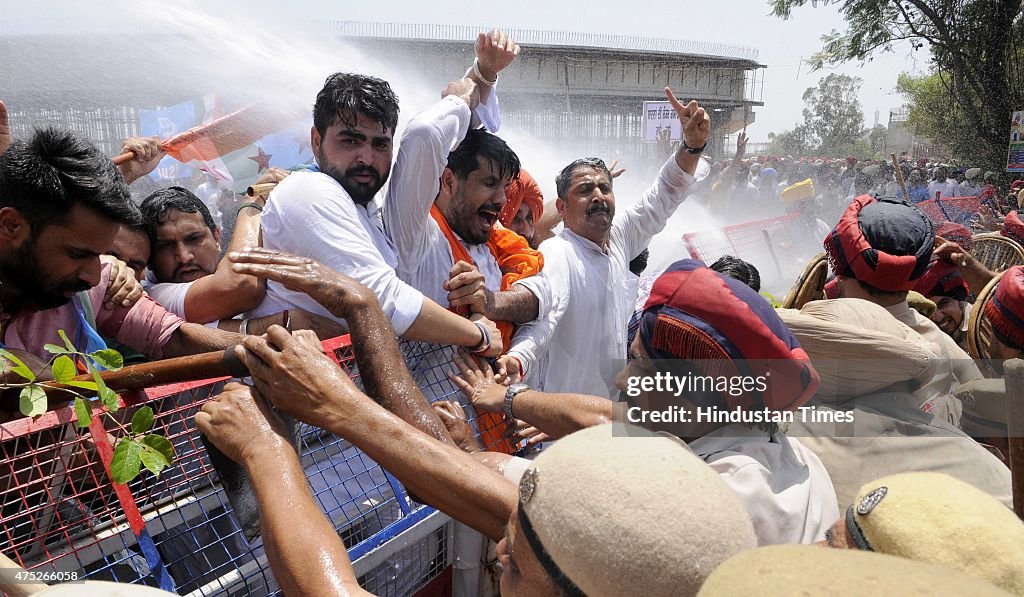 Congress Leaders Protest Against Deputy Chief Minister Sukhbir Singh Badal's Eco-Tourism Resort