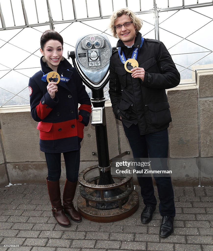 Olympic Gold Medalists Meryl Davis & Charlie White Visit The Empire State Building