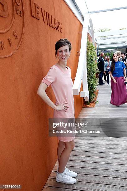Actress Emilie Caen attends the French Tennis Open 2015 at Roland Garros on May 30, 2015 in Paris, France.