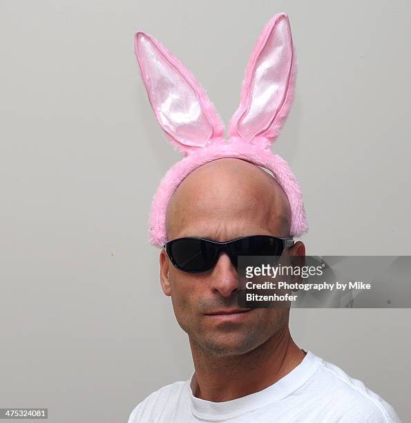 the easter bunny - easter bunny man stockfoto's en -beelden