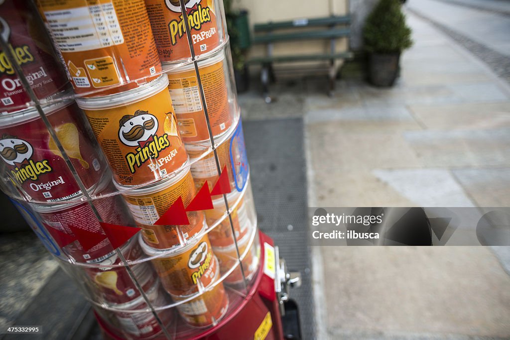 Pringles vending machine
