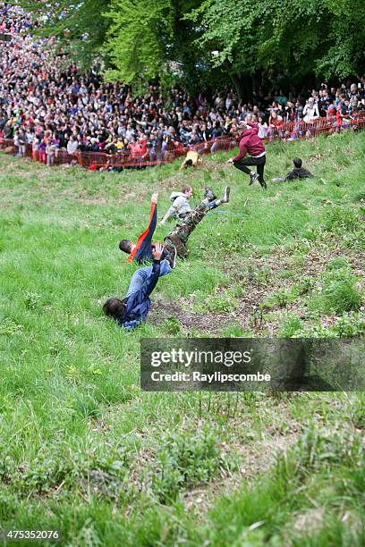 fallers al 2015 formaggio rolling - cheese rolling foto e immagini stock