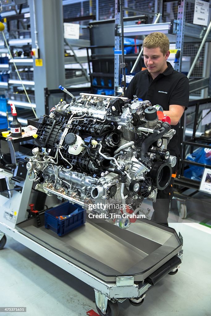 Mercedes-AMG Engine Factory in Germany - Man Builds V8 Engine