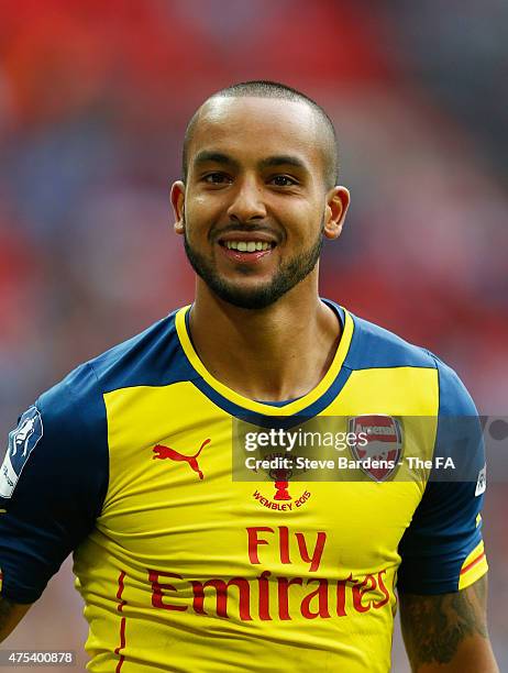 Arsenal O2 Walcott 200 Victor Walcott Stock Photos, High-Res Pictures, and Images - Getty ...